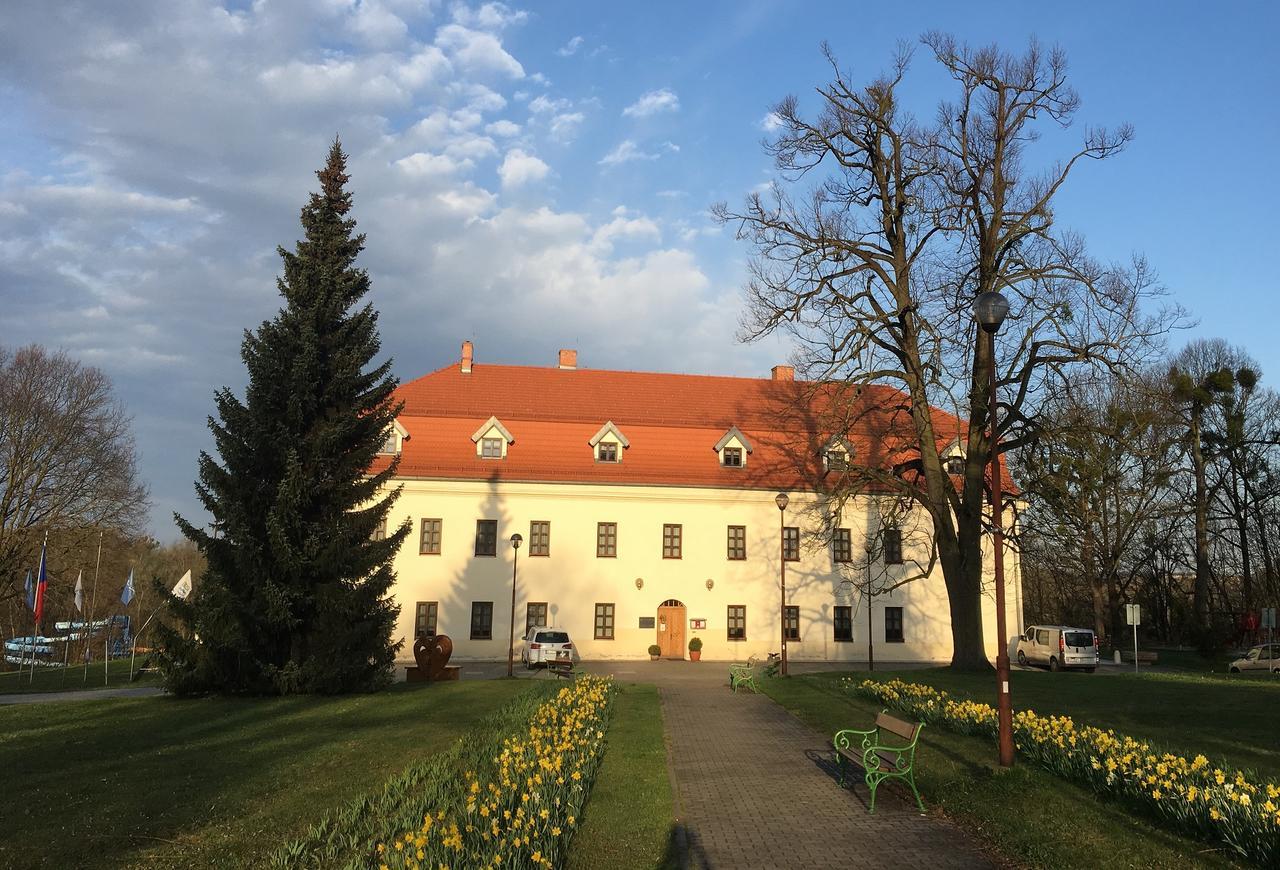 Hotel Zamek Havířov Extérieur photo
